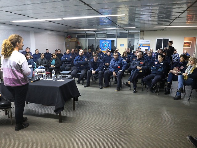 Charla preventiva sobre tabaquismo en Bomberos